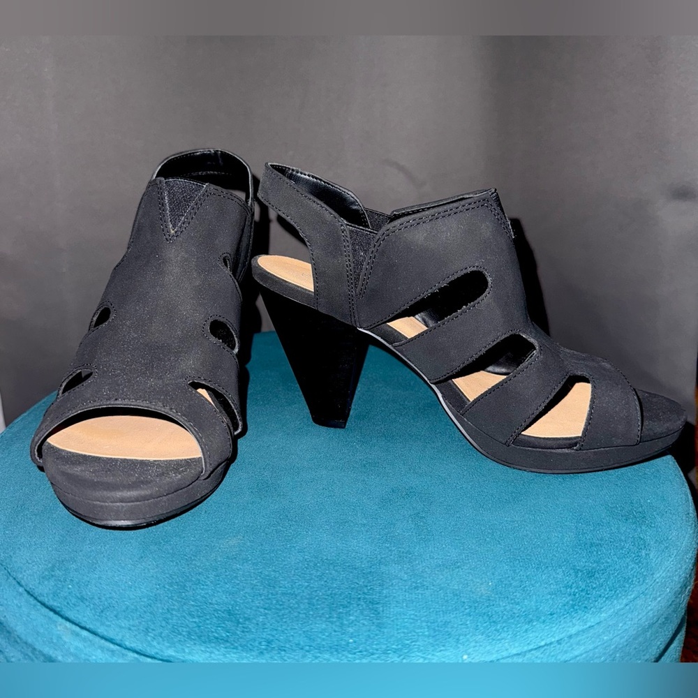 Solanz Black Suede Women's Heels